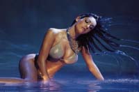 chica en el agua